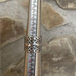 Silpada retired .925 Vine Cuff ring. Size 7.5

R1741-Cheapest on Poshmark